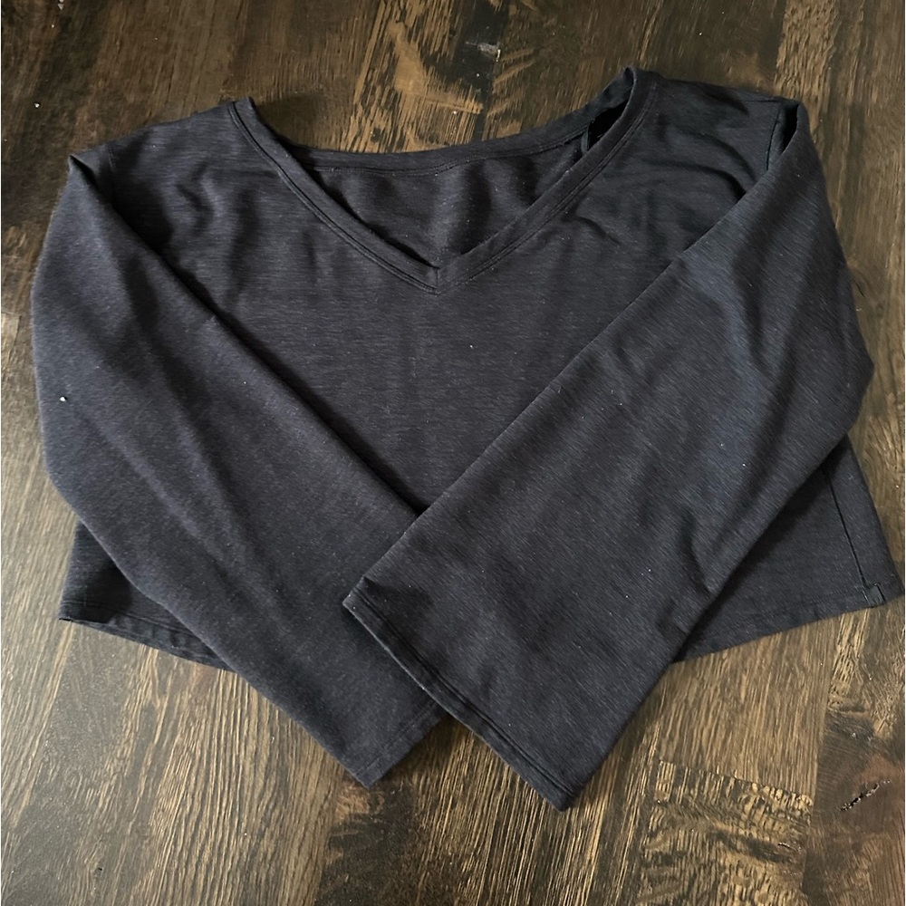 Lululemon dark gray long sleeve cropped top bell sleeves size 4